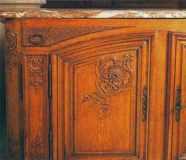 Détail de la sculpture du buffet Détail de la sculpture du buffet