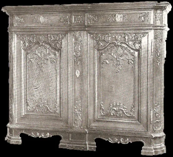 Buffet bas Liégeois d'époque Régence Buffet bas Liégeois d'époque Régence