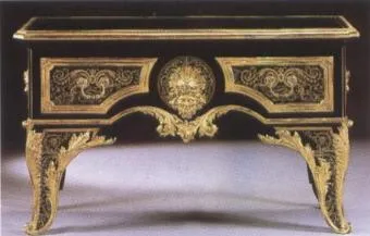 Commode d'époque Louis XIV Restauration de meubles à Paris - Vincennes. Historique de la commode d'époque Louis XIV