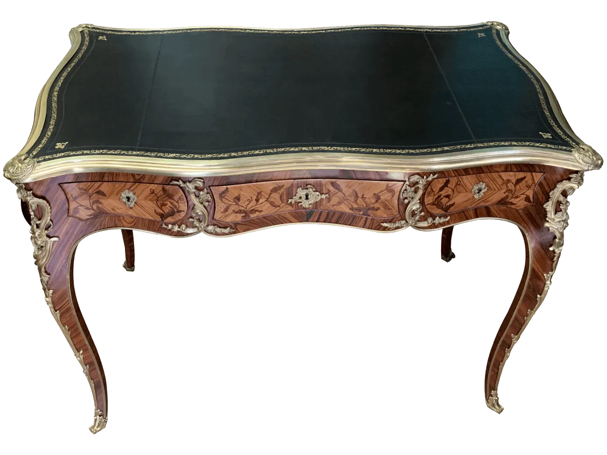 Après restauration. Bureau Louis XV Après restauration. Bureau Louis XV
