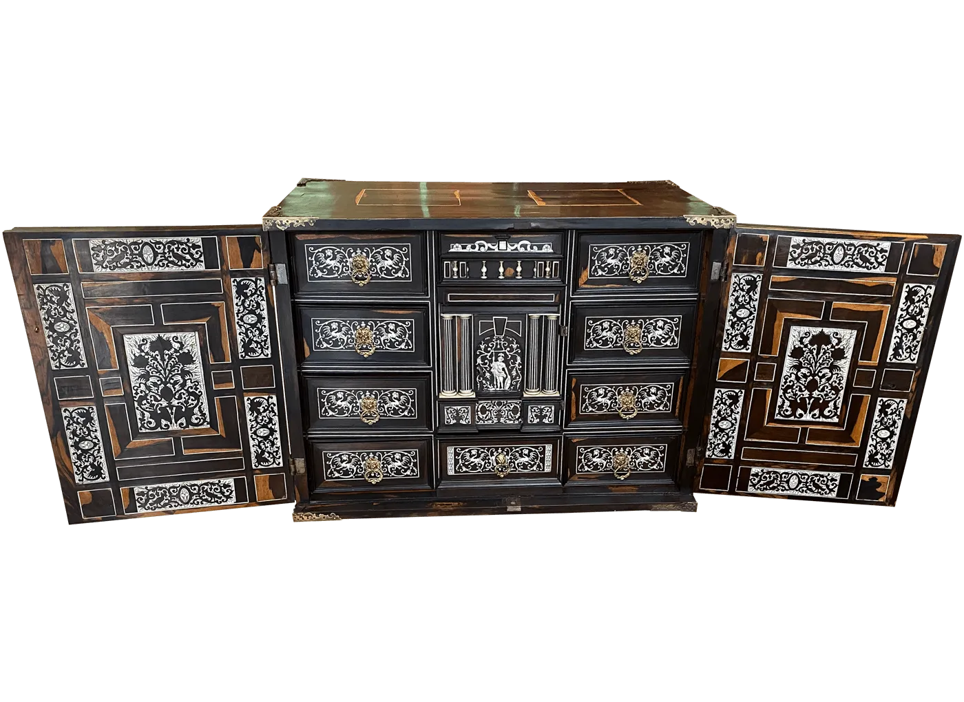 Cabinet du XVII ème siècle Restauration à Paris - Vincennes d'un cabinet du XVII ème siècle