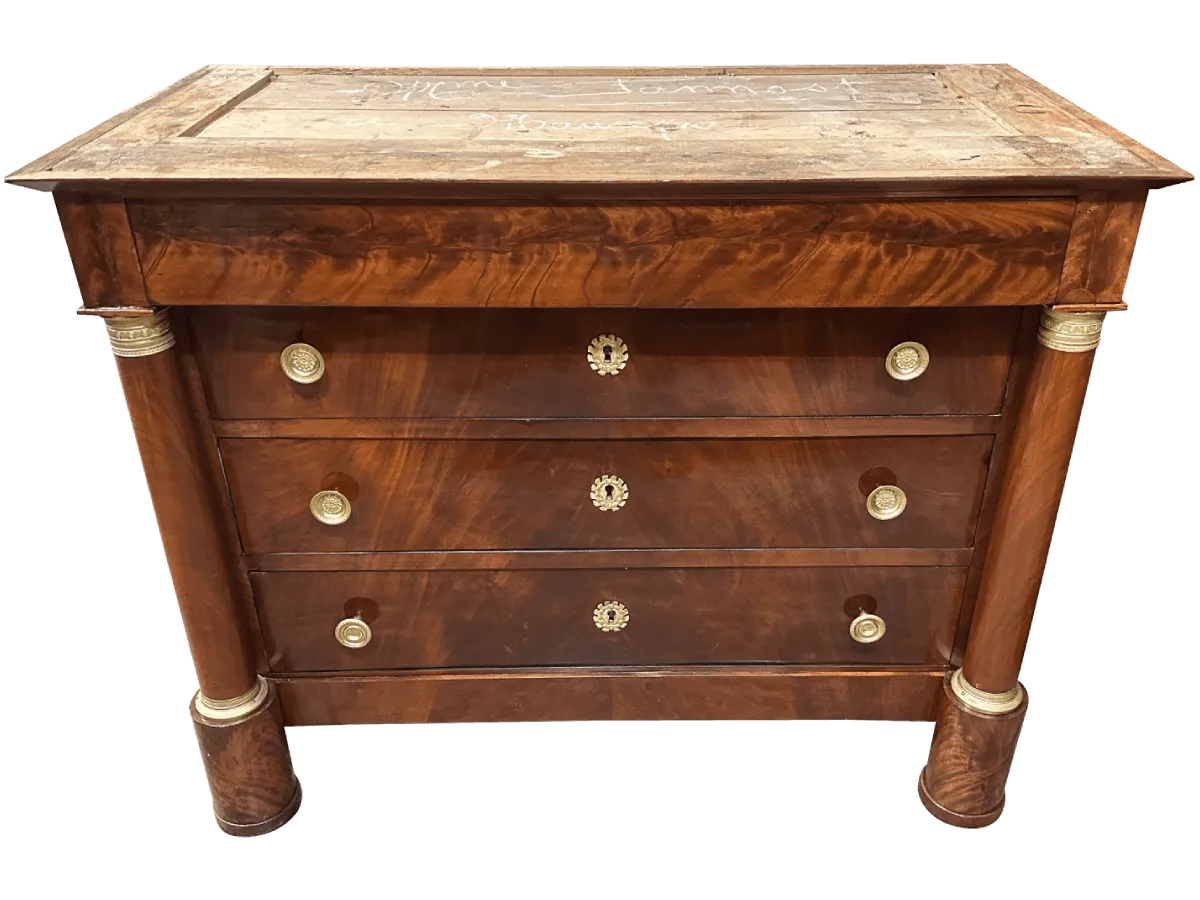 Après restauration. Commode Empire Après restauration. Restauration à Paris - Vincennes d'une commode Empire