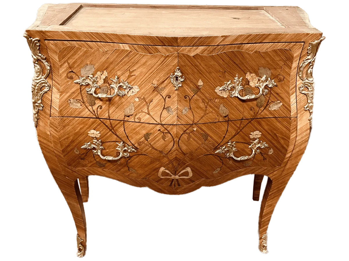 Après restauration. Commode de style Louis XV Après restauration. Restauration à Paris - Vincennes d'une commode de style Louis XV