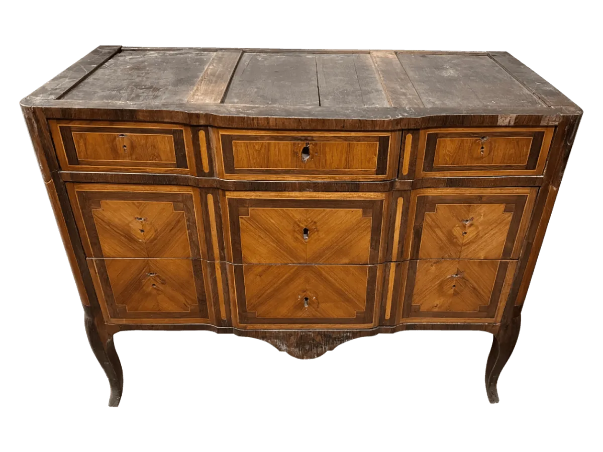 Avant restauration. Commode d'époque Transition Louis XV - Louis XVI estampillée de Jean-Baptiste Vassou Avant restauration. Restauration à Paris - Vincennes d'une commode d'époque Transition Louis XV - Louis XVI estampillée de Jean-Baptiste Vassou