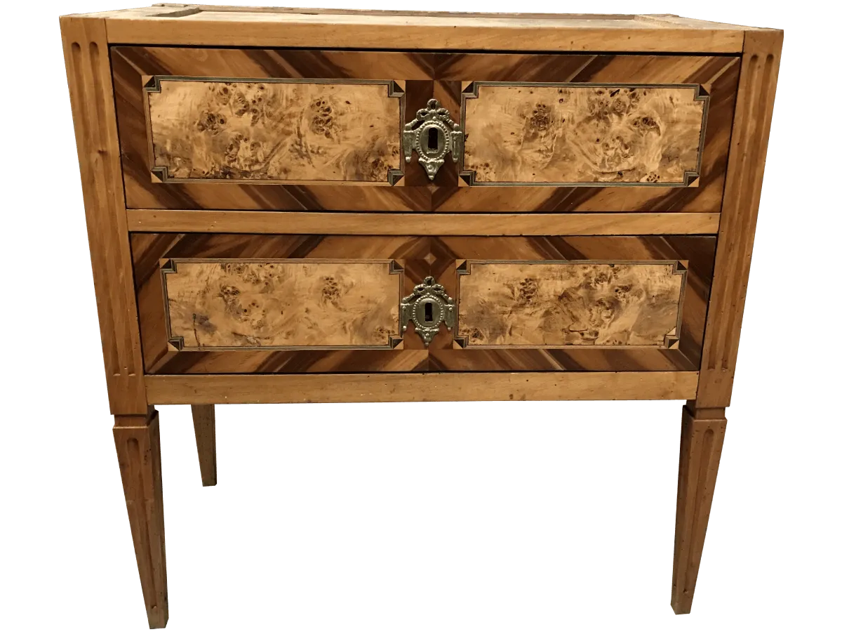Après restauration. Commode Louis XVI Après restauration. Restauration à Paris - Vincennes d'une commode Louis XVI