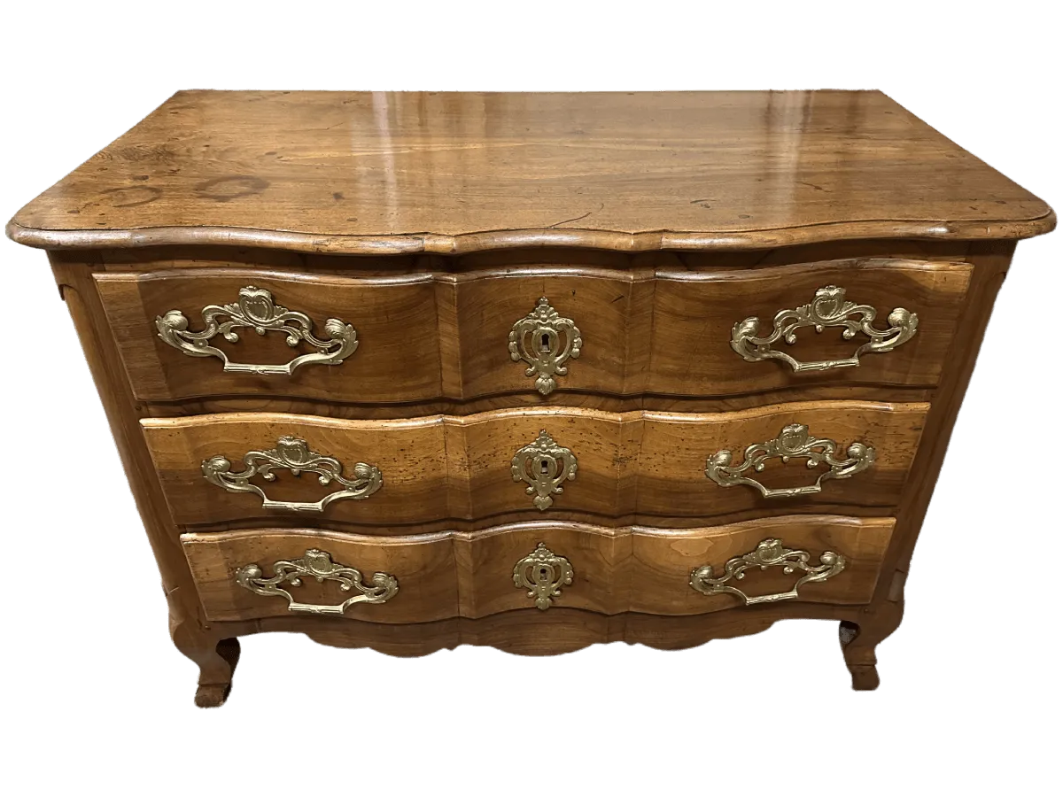 Après restauration. Commode d'époque Transition Louis XV - Louis XVI Après restauration. Restauration à Paris - Vincennes d'une commode d'époque Transition Louis XV - Louis XVI