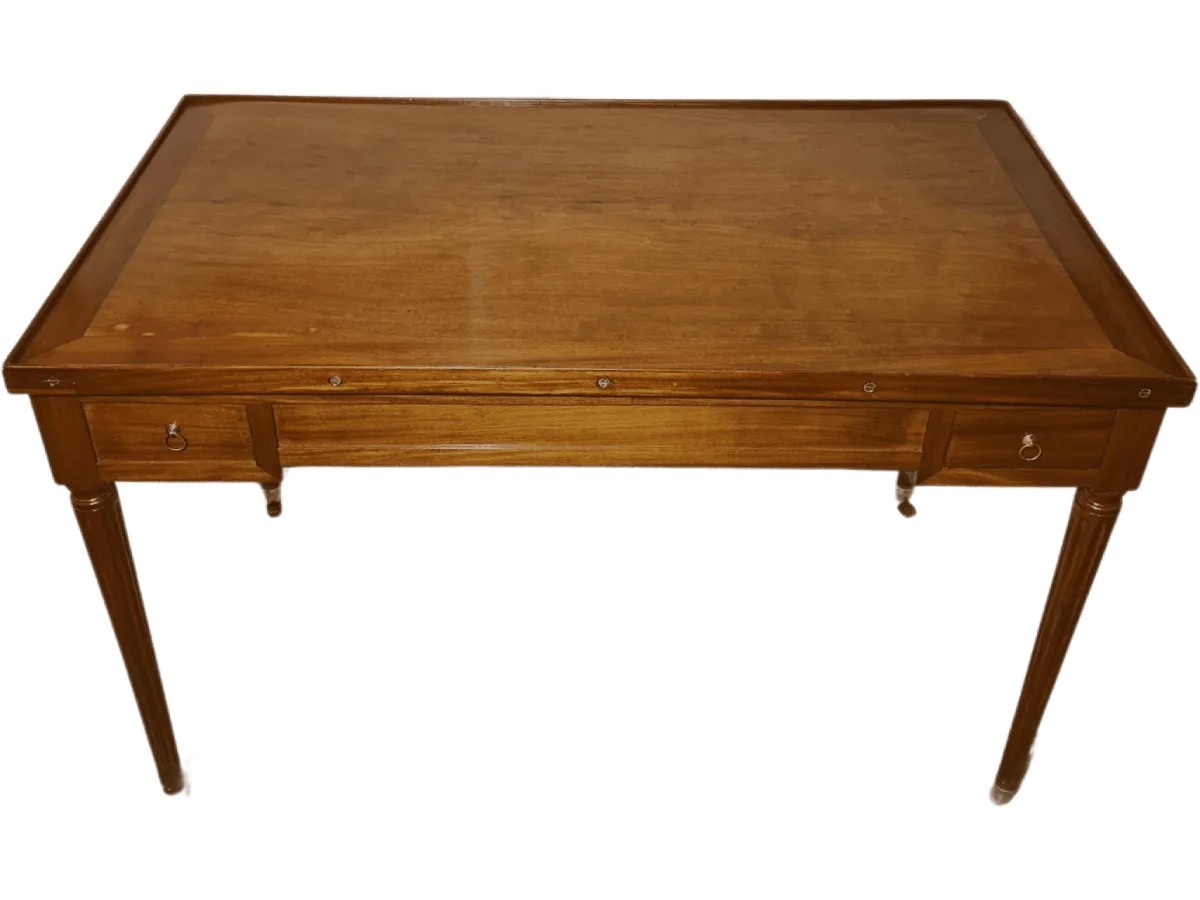 Après restauration. Table à jeux d'époque Louis XVI Après restauration. Restauration à Paris - Vincennes d'une table à jeux d'époque Louis XVI