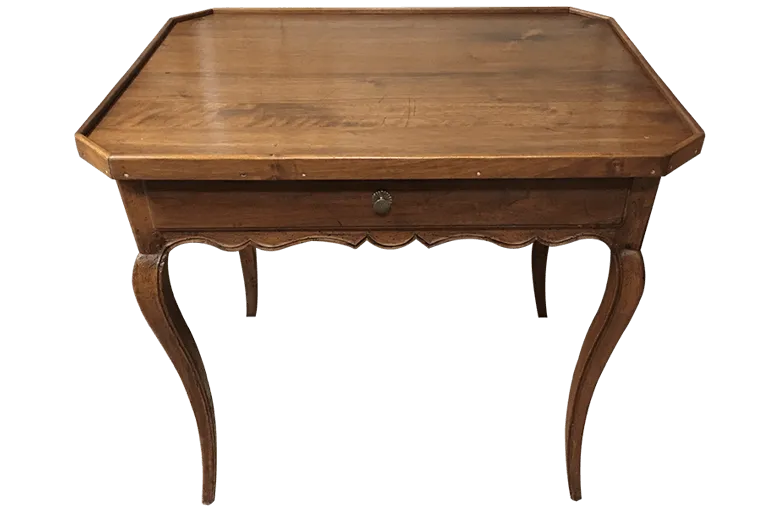 Après restauration. Table Gallé Après restauration. Table d'époque Louis XV